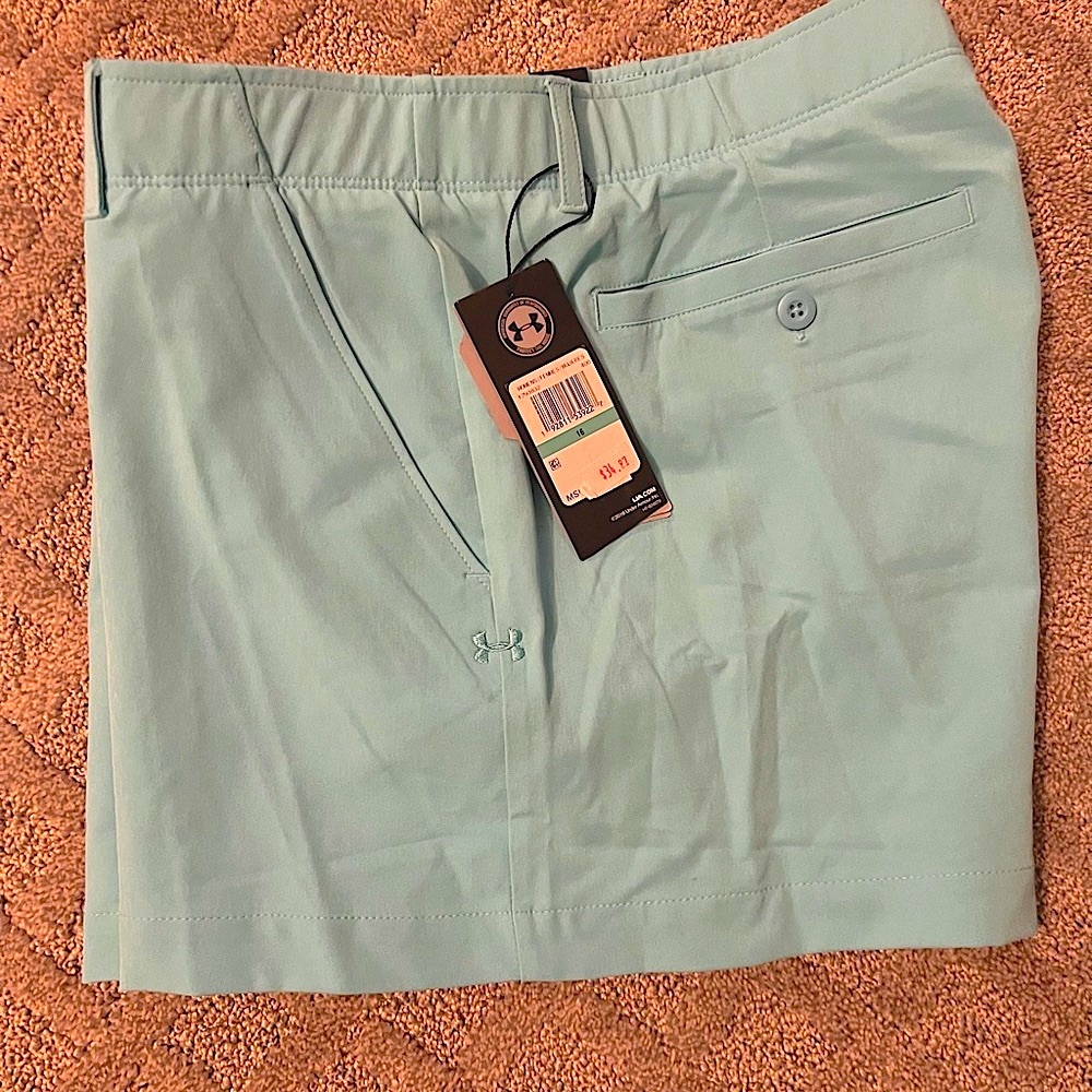 NWT Underarmour ladies golf shorts Teal Blue Size 16